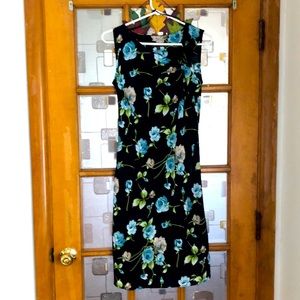 Women’s dress size 4